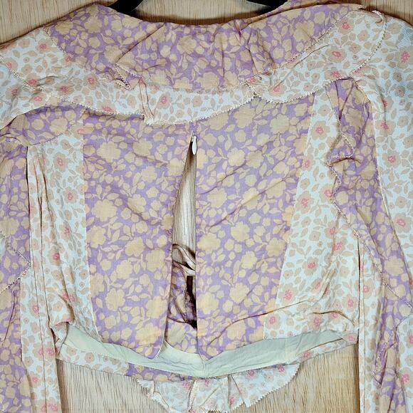 White/Pink/Purple/Peach Olivaceous Long Sleeve Floral Ruffle Crop Top Size Small - Picture 3 of 9